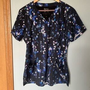Barco one scrub top